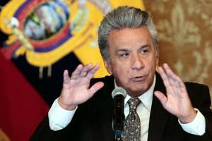 El presidente de Ecuador recortó a la mitad los sueldos de sus funcionarios