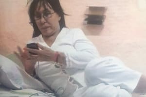 La recibieron al grito de “te amamos” y estuvo nueve días en la cárcel: a diez años de Moria Casán presa