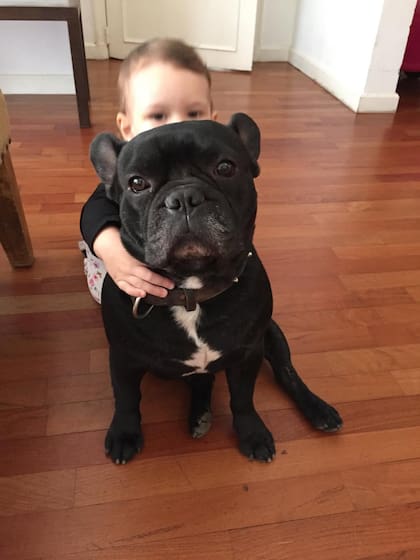 Moro vio nacer y crecer a Olivia, Baltazar y Filipa (Foto: Instagram @chavespauok)