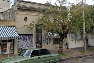 Compró una casa y cuando quiso instalarse encontró el cadáver de un hombre