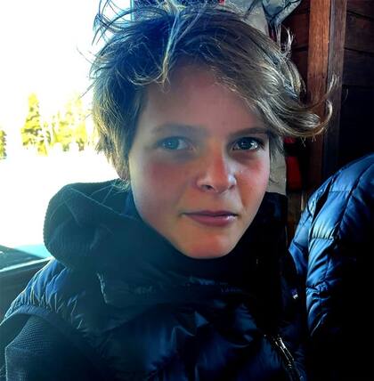 Moses, el más pequeño de los dos, tiene hoy quince años