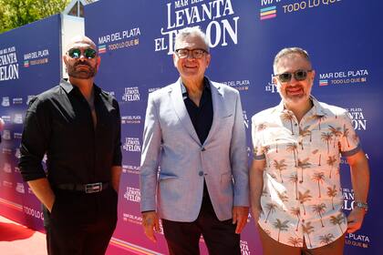 Mosqueteros frente al mar. Freddy Villarreal, César Bordón y Nicolás Scarpino dijeron presente y se mostraron felices de continuar interpretando el exitoso texto de Manuel González Gil