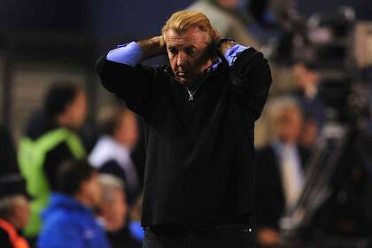 Mostaza no encuentra salida para este Racing