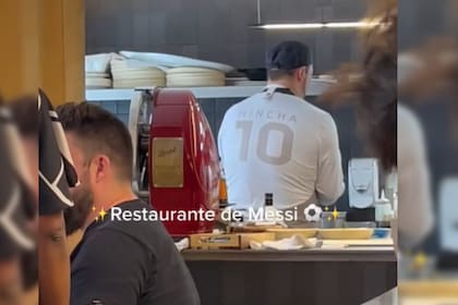 Mostró el menú del restaurante de Messi (Captura video)