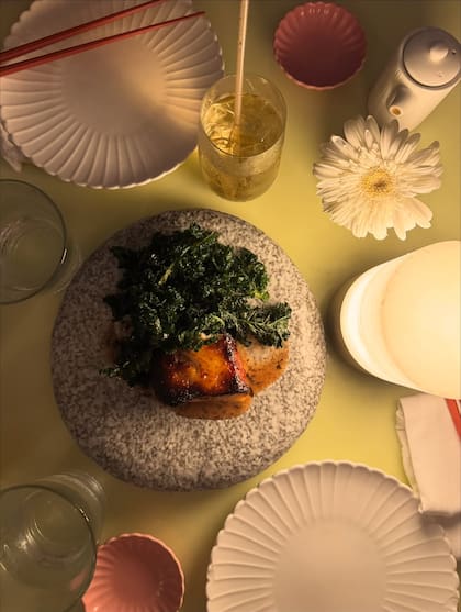 Mostró un plato cuidadosamente presentado en un exclusivo restaurante de Miami