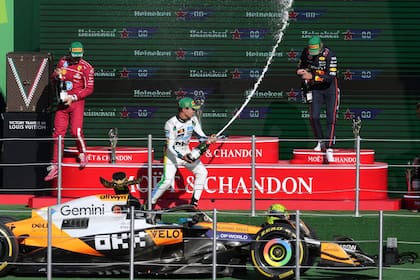 Motivos para celebrar: Lando Norris ganó por primera vez en México y como plus es el nuervo líder del campeonato, tras superar por un punto a su compañero en McLaren, Oscar Piastri