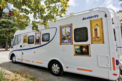 Motorhome peregrino: Rocamadour es el segundo sitio turístico más visitado de Francia, después del Mont Saint-Michel. La mayoría son peregrinos que llegan a rendir culto a la misteriosa Virgen Negra.