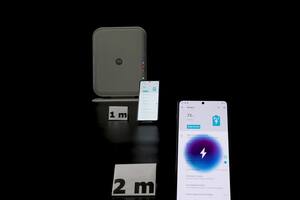 Motorola mostró Space Charging, su tecnología para cargar hasta 4 dispositivos a distancia sin contacto físico