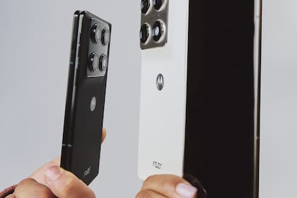 Motorola presentó en el país su primer plegable tipo libro, el Razr Fold, con una pantalla interna de 8,1 pulgadas