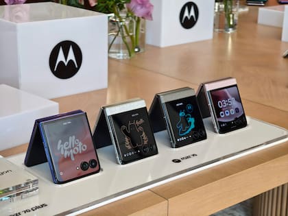 Motorola renovó su línea de smartphones plegables con los Razr 70 y Razr 70 Ultra