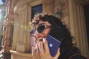 Motorola renueva sus smartphones plegables y delgados