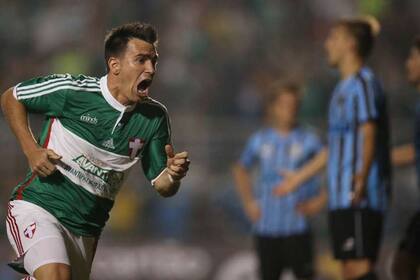 Mouche probará suerte en Lanús