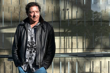 Julio Moura, guitarrista de Virus, habló por primera vez luego de la muerte de una mujer en su casa