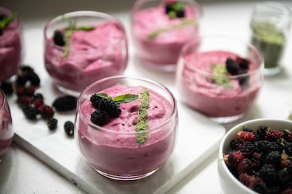 Mousse de moras con yogur griego