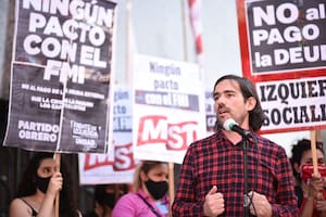 Movilizacion del frente de Izquierda y Partido Obrero en el ministerio de Economía en contra de un posible acuerdo con el FMI