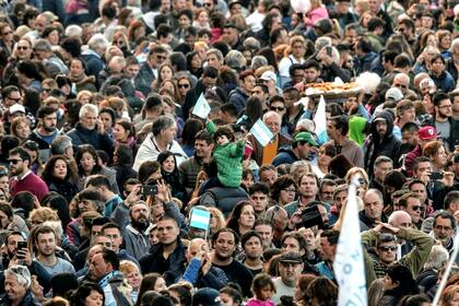 El público en Mar del Plata por el acto de cierre de campaña del Frente de Todos