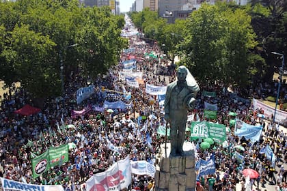 Movilización en Mar del Plata por el paro nacional