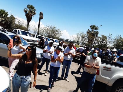 Movilización frente a una de las bodegas