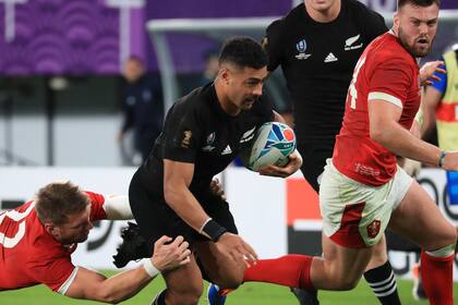 Mo´unga, como apertura de los All Blacks