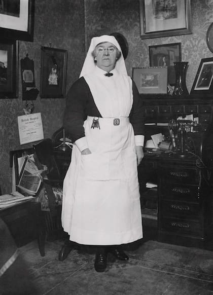 Mrs Evans, directora de enfermeras del Hospital Británico.