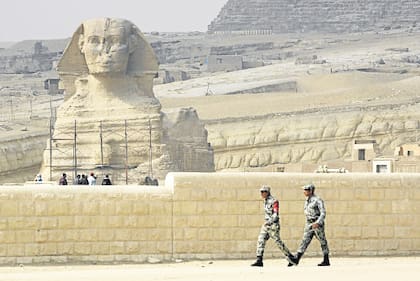Según científicos, la Esfinge de Giza está formada de manera natural y los egipcios solamente tallaron la figura de la cara