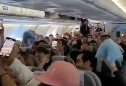 "Muchachos, ahora nos volvimos a ilusionar" Nos vamos para Doha a alentar a la Selección en la final del mundo. ¡Vamos Argentina!