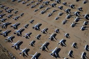 Muchas aerolíneas se vieron obligadas a mandar aviones a sitios remotos y desérticos