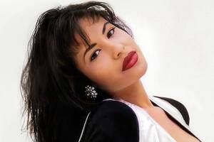 Muchas de las series y películas basadas en la vida de Selena exploran su vocación por la música desde la infancia