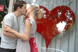 Muchas parejas aprovechan San Valentín para celebrar su amor y agasajarse con regalos y gestos románticos