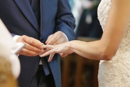 Muchas parejas, por otra parte, optan por llevar apellidos compuestos