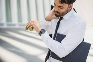 Muchas personas practican el ayuno intermitente (Foto ilustrativa: PEXELS)