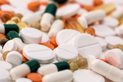 Muchas personas suelen acudir a suplementos para ayudarle a su organismo a completar sus requerimientos vitamínicos (Foto Pexels)