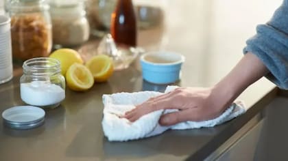 Muchas personas usan el bicarbonato de sodio para tareas de limpieza (Imagen ilustrativa)