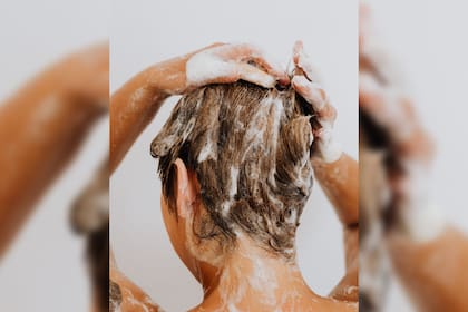 Muchas veces se comete errores en cuanto al lavado del cabello (Foto Pexels)