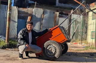 Recorre un barrio para ayudar a que los chicos no dejen la escuela