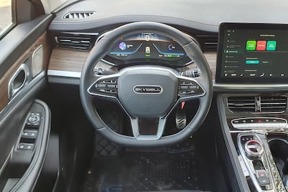 Mucho equipamiento y excelente calidad de materiales en el interior del Skywell ET5