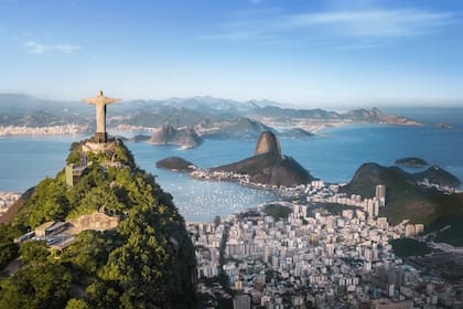 Muchos argentinos optaron por cambiar la costa atlántica por Brasil; entre los lugares preferidos se encuentran Florianópolis y Río de Janeiro.
