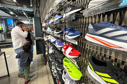 Muchos argentinos viajan a Chile para realizar compras