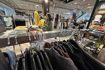 Muchos argentinos viajan a Chile para realizar compras