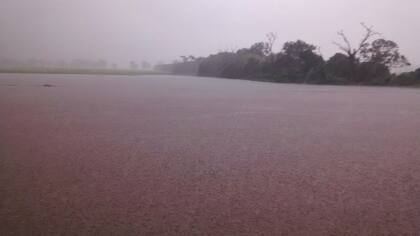 Muchos campos quedaron bajo el agua en la zona de Las Lajitas
