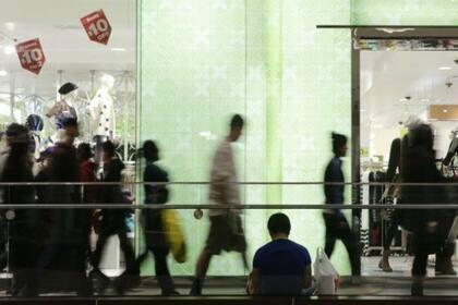 Muchos centros comerciales las afueras de ciudades estadounidenses se encuentran en decadencia