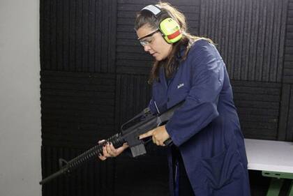 Muchos civiles con permiso para adquirir armas se inclinan por el fusil AR-15 en EE.UU.