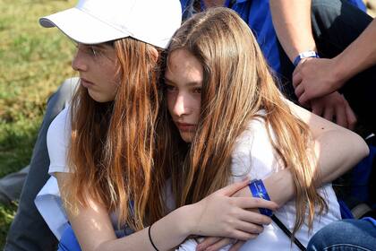 Muchos de los asistentes al homenaje son jóvenes