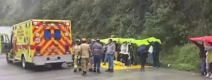 Muchos de los heridos fueron atendidos al costado del camino