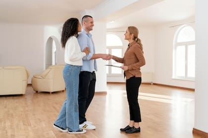 Muchos estadounidenses sueñan con tener su propia vivienda en el país