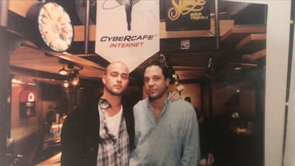 Muchos famosos visitaban American Cyber Café, como Gastón Pauls