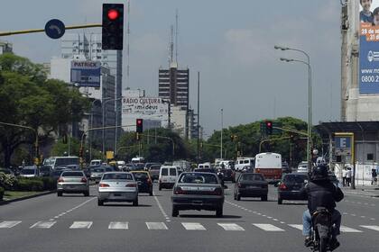 Muchos motociclistas no respetan los semáforos en rojo