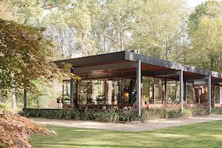 Desde viviendas flotantes a hogares en la naturaleza: tres casas que rompen moldes