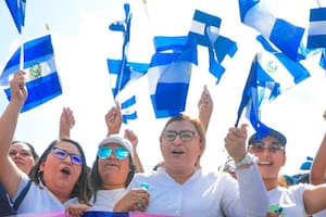 Por qué miles de salvadoreños deciden abandonar EE.UU. y volver a su país natal