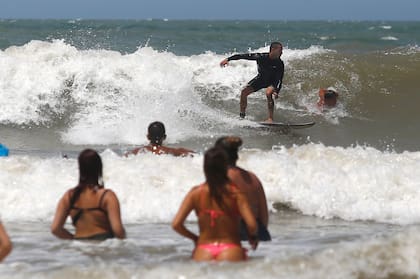 Muchos turistas eligieron hacer escapadas de fines de semana durante este mes a Mar del Plata